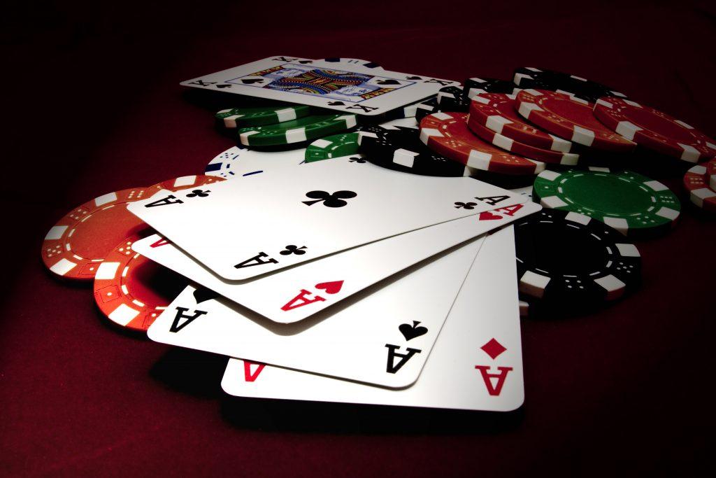 Poker - game bài đấu trí
